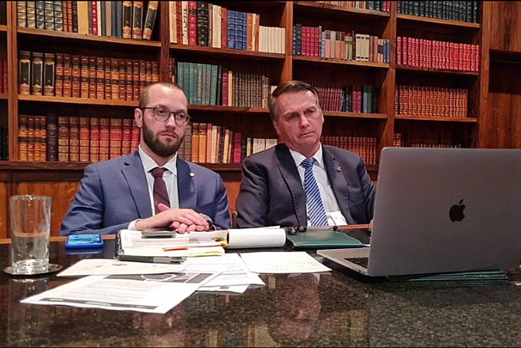 Bolsonaro acusa inquérito de Moraes de ilegal e ameaça jogar 'com as armas do outro lado' em 'antídoto fora da Constituição'